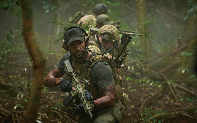 ランド・オブ・バッド場面写真